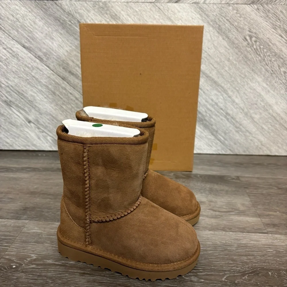 UGG Australia | Classic Sheepskin Boots In Chestnut Size 7 NEW Toddler Kids